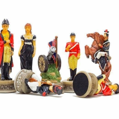 Alternative view of Conjunto Batalla de Waterloo II Tablero de Ajedrez de Rosa con Cajón de Almacenamiento & Juego de Ajedrez de Resina Pintado a Mano