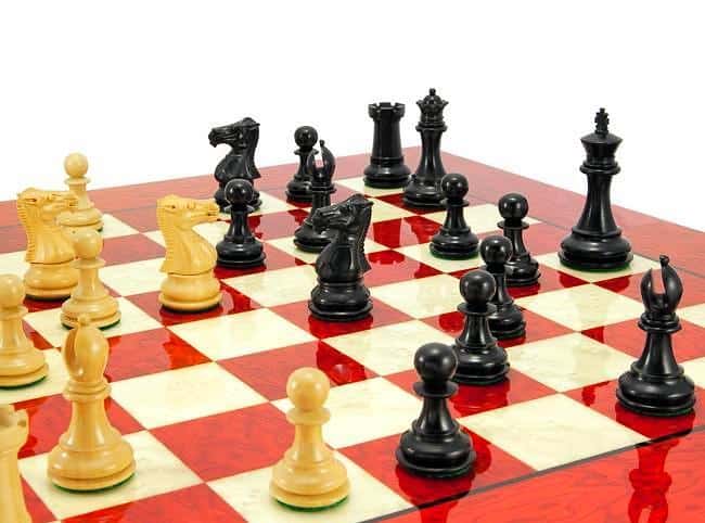 Conjunto Windsor II Tablero de Ajedrez de Madera de Arce Rojo & Juego de Ajedrez de Madera de Ébano y Fresno - Imagen 4