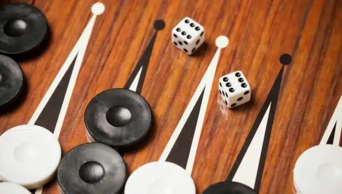 Tablero de backgammon