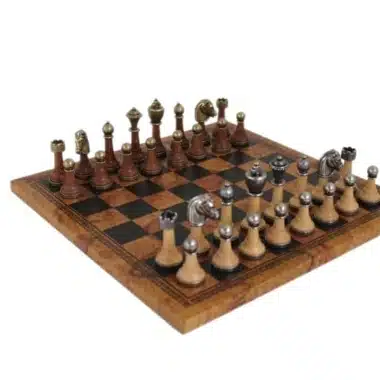 Tablero de ajedrez de cuero artificial marrón y juego de ajedrez de madera y metal Staunton