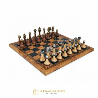 Tablero de ajedrez de símil cuero marrón con juego de ajedrez Staunton de madera y metal