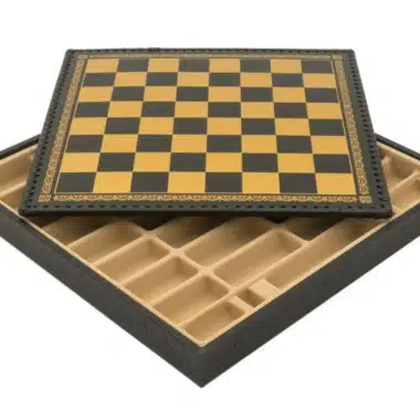 Caja de almacenamiento con compartimentos de fieltro beige para las piezas
