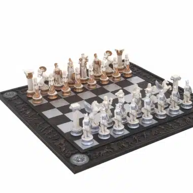 Juego de ajedrez de mitología griega pintado a mano y tablero de ajedrez griego en blanco y negro