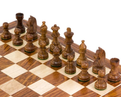 Juego de ajedrez Staunton Head Knight en madera de sheesham y boj