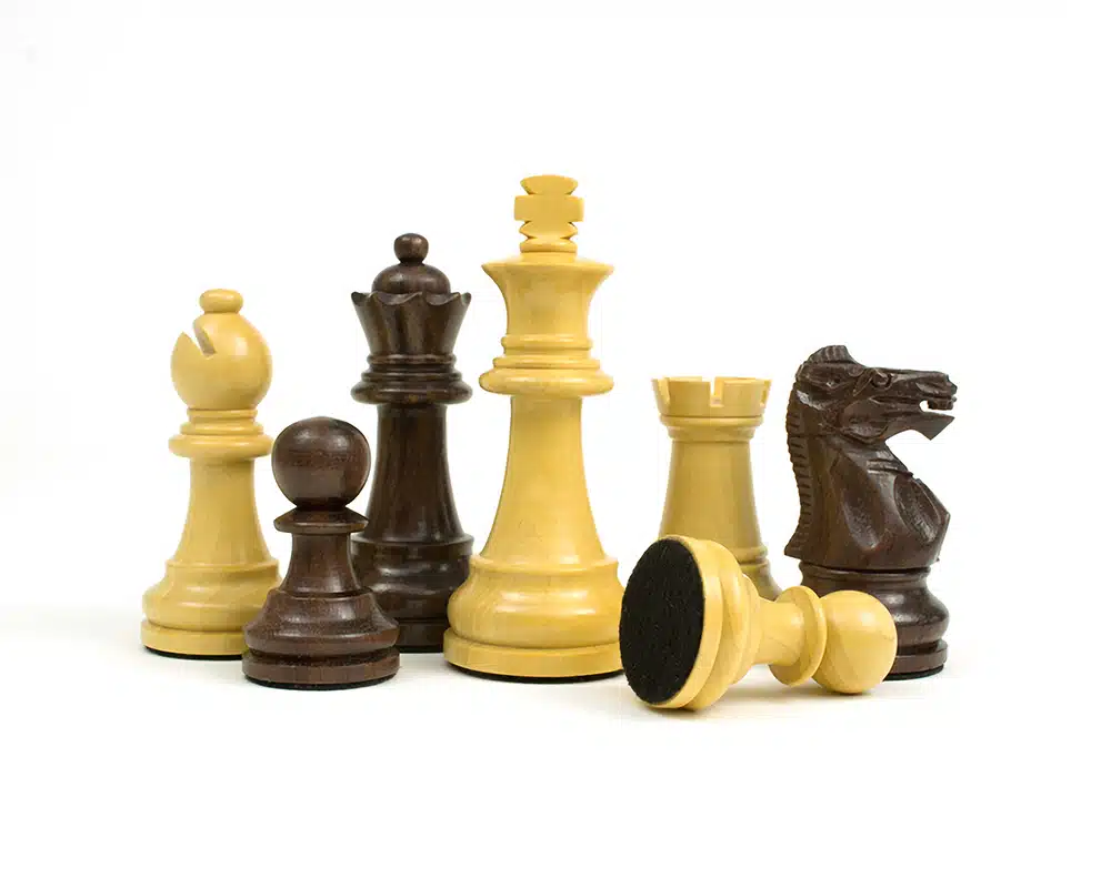 Juego de ajedrez de palosanto y boj de Modica