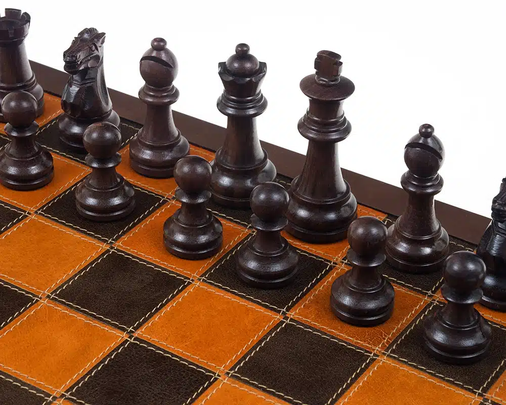 Juego de ajedrez de palosanto y boj de Modica