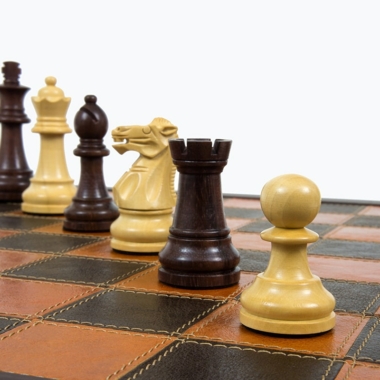 Juego de ajedrez de palosanto y boj de Modica