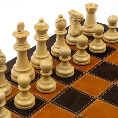 Juego de ajedrez de palosanto y boj de Modica
