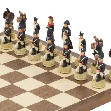 Juego de ajedrez de resina Napoleón contra Rusia y tablero de ajedrez de madera de arce y nogal