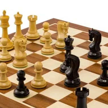 Alternative view of Tablero de ajedrez de caoba de Leningrado y juego de ajedrez de madera de boj ebonizada