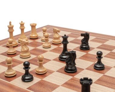 Juego de ajedrez Staunton Sovereign - Tablero de ajedrez de madera de caoba y abedul y piezas de madera de boj ebonizada