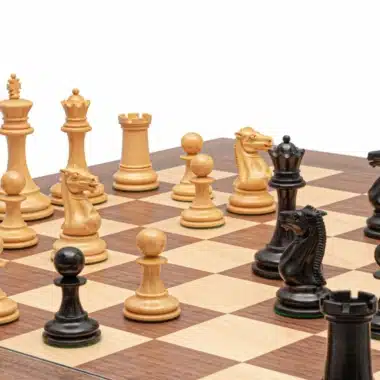 Juego de ajedrez Rochester - Tablero de ajedrez de nogal y arce y piezas de boj y ébano