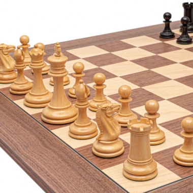 Juego de ajedrez Rochester - Tablero de ajedrez de nogal y arce y piezas de boj y ébano