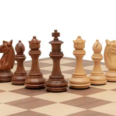 Juego de ajedrez Trapani - Tablero de ajedrez de arce y nogal y piezas de acacia y boj