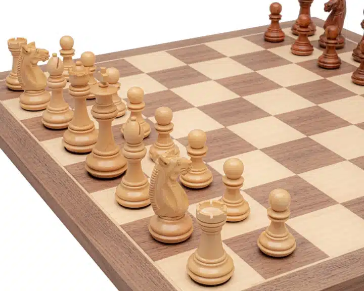 Juego de ajedrez Trapani - Tablero de ajedrez de arce y nogal y piezas de acacia y boj