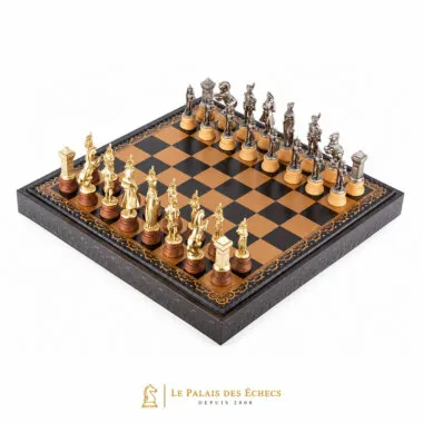 Juego de ajedrez completo Napoleón: piezas doradas y plateadas sobre tablero negro y oro
