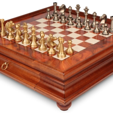 Juego de Ajedrez Gran Staunton - Tablero de Madera de Brezo y Madera de Olmo con Cajón y Piezas de Latón Macizo