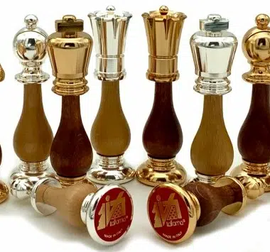 Gran juego de ajedrez oriental - Tablero de ajedrez de madera de brezo y olmo y piezas de madera y latón