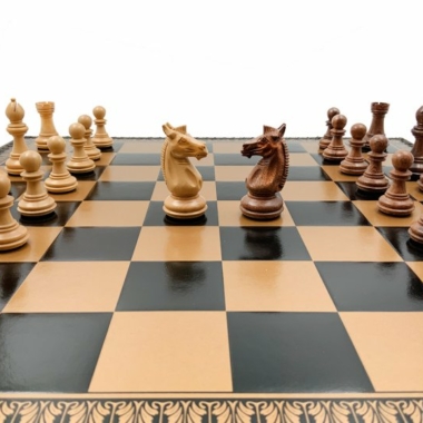 Juego de ajedrez clásico - Tablero de ajedrez - Backgammon y Damas en imitación de cuero y piezas de ajedrez de madera