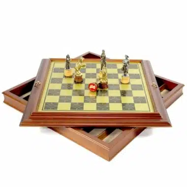 Juego de ajedrez Napoleón - Tablero de ajedrez de madera con efecto de latón con almacenamiento integrado y piezas de metal