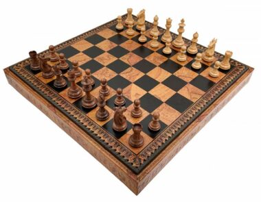 Juego de Ajedrez Clásico - Tablero de ajedrez - Backgammon y Damas en imitación de cuero con almacenamiento y piezas de ajedrez de madera