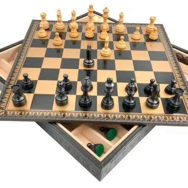 Juego de Ajedrez Clásico - Tablero de Ajedrez - Backgammon y Damas en imitación de cuero con almacenamiento y piezas de madera
