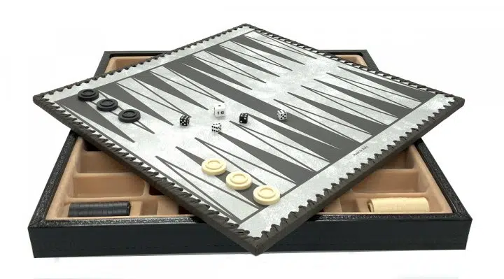 Juego de Ajedrez Clásico - Tablero de Ajedrez - Backgammon y Damas en imitación de cuero con almacenamiento y piezas de madera