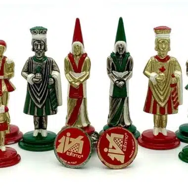 Juego de ajedrez Camelot - Tablero de ajedrez de cuero artificial con almacenamiento y piezas de metal - Imagen 6