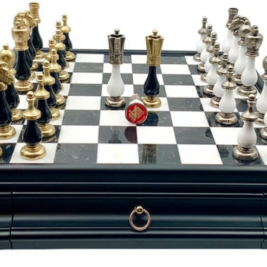 Juego de Ajedrez Arabesco - Tablero de ajedrez de madera y alabastro serie negra con cajón y piezas de metal y madera lacada