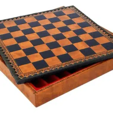 Pequeño juego de ajedrez de madera y tablero de imitación de cuero - Imagen 3