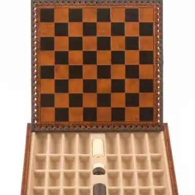 Pequeño juego de ajedrez de madera y tablero de imitación de cuero - Imagen 8