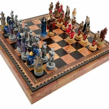 Juego de Ajedrez Rey Arturo - Tablero de Ajedrez - Backgammon y Damas en imitación de cuero con almacenamiento y piezas de resina
