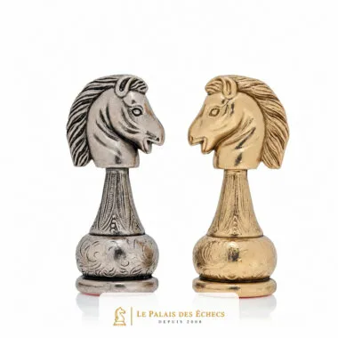 Caballos Flowered en metal plateado y dorado, cabeza de caballo grabada
