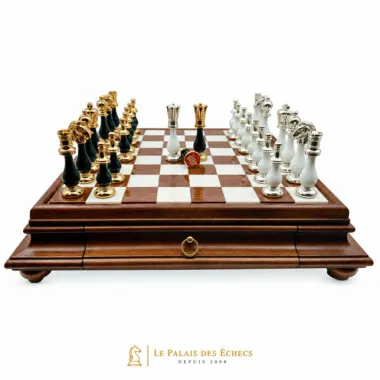 Gran juego de ajedrez oriental blanco y negro - tablero de ajedrez de madera toscana y alabastro con cajón y piezas de madera y latón macizo