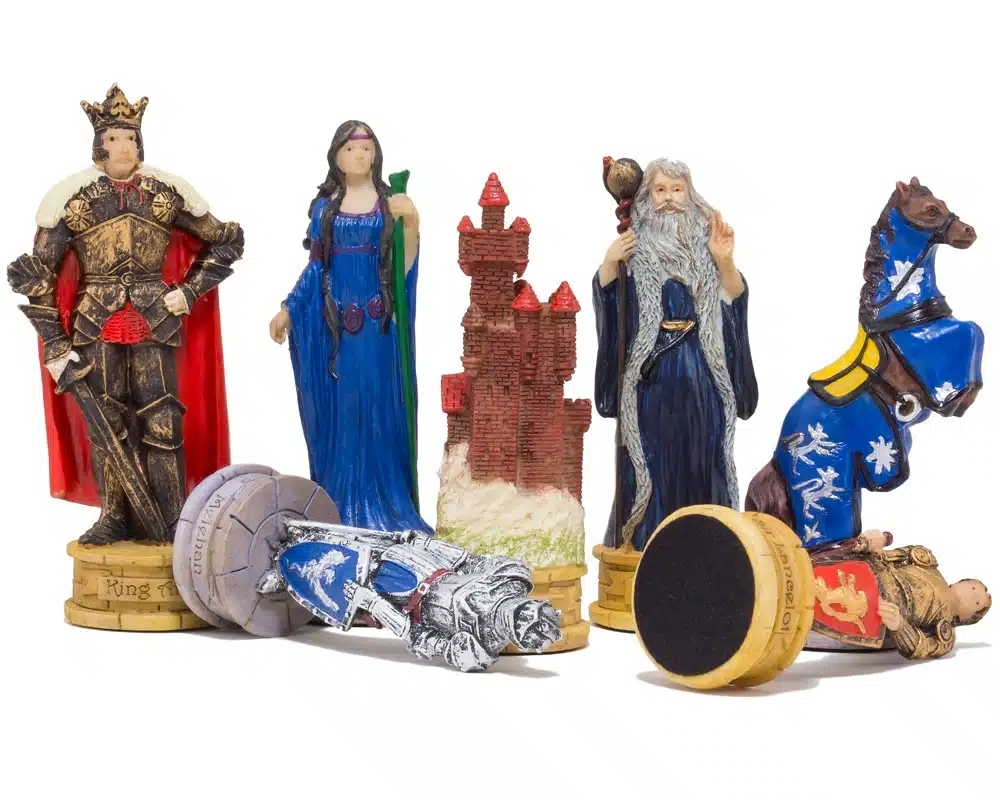 Juego de Ajedrez Figuras Rey Arturo y Tablero de Ajedrez de Símil Piel con Almacenamiento - Imagen 6