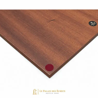 Tablero de ajedrez de madera de caoba, detalle de la esquina y el borde
