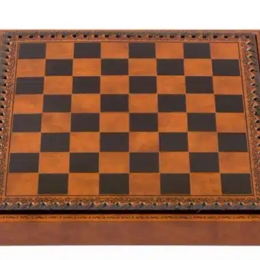 Pequeño juego de ajedrez de madera y tablero de imitación de cuero - Imagen 6