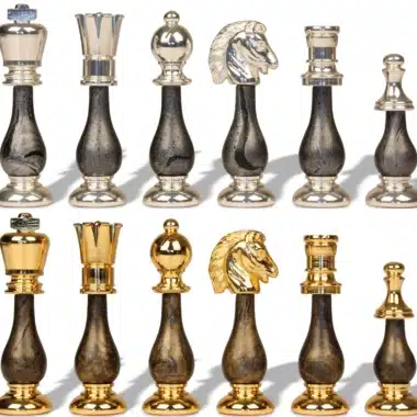 Juego de ajedrez de fantasía de madera y latón macizo