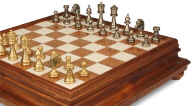 Juego de ajedrez persa - Tablero de ajedrez de madera y alabastro toscano con cajón y piezas de latón macizo