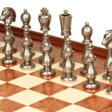 Juego de Ajedrez Arabesco - Tablero de Ajedrez de Madera de Brezo y Madera de Olmo con Cajón & Piezas de Metal - Imagen 3