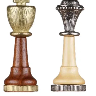 Tablero de ajedrez con marco de madera y tablero de ajedrez con efecto de latón y juego de ajedrez de metal y madera Staunton - Imagen 7
