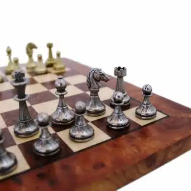 Alternative view of Juego de ajedrez de flores - Tablero de ajedrez de madera de brezo y olmo y piezas de ajedrez de metal