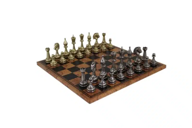 Gran Juego de Ajedrez Staunton en Metal y Tablero de Ajedrez en Similcuero Antigua Carta del Mundo
