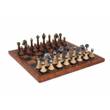 Juego de ajedrez Staunton completo de metal y madera sobre tablero símil cuero marrón