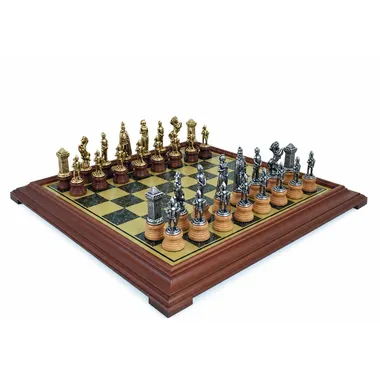 Juego de ajedrez Mary Stuart completo sobre tablero con marco de madera
