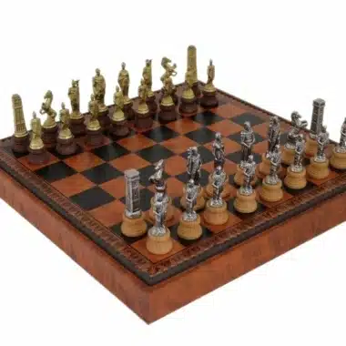 Juego de ajedrez romano contra bárbaro - Juego de ajedrez, damas y backgammon en polipiel marrón/negro con compartimento de almacenamiento y juego de ajedrez de metal y madera