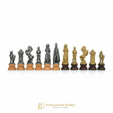 Piezas de ajedrez Mary Stuart en metal plateado y dorado, fila completa de ambos bandos