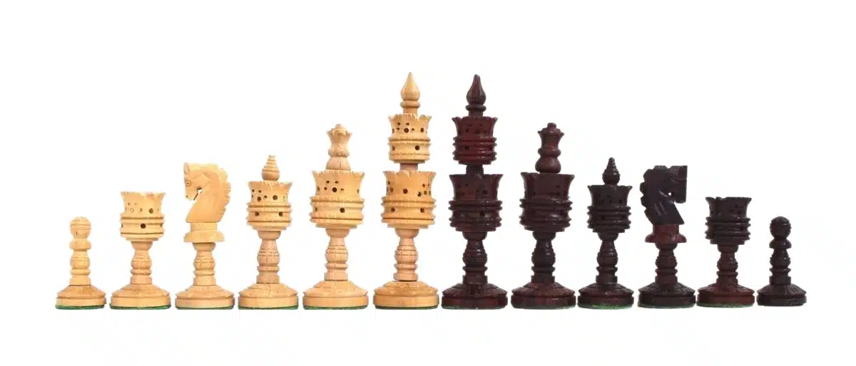 Juego de Ajedrez Esculpido y Tablero de Ajedrez de Madera de Rosa Oscuro - Imagen 4