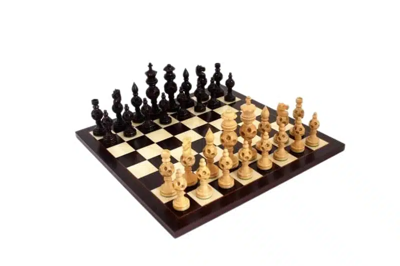Juego de ajedrez Oriental en madera de rosa, vista general con tablero de madera