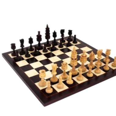 Juego de Ajedrez Esculpido y Tablero de Ajedrez de Madera de Rosa Oscuro